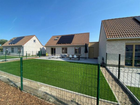 Cosy Polder House near the coast